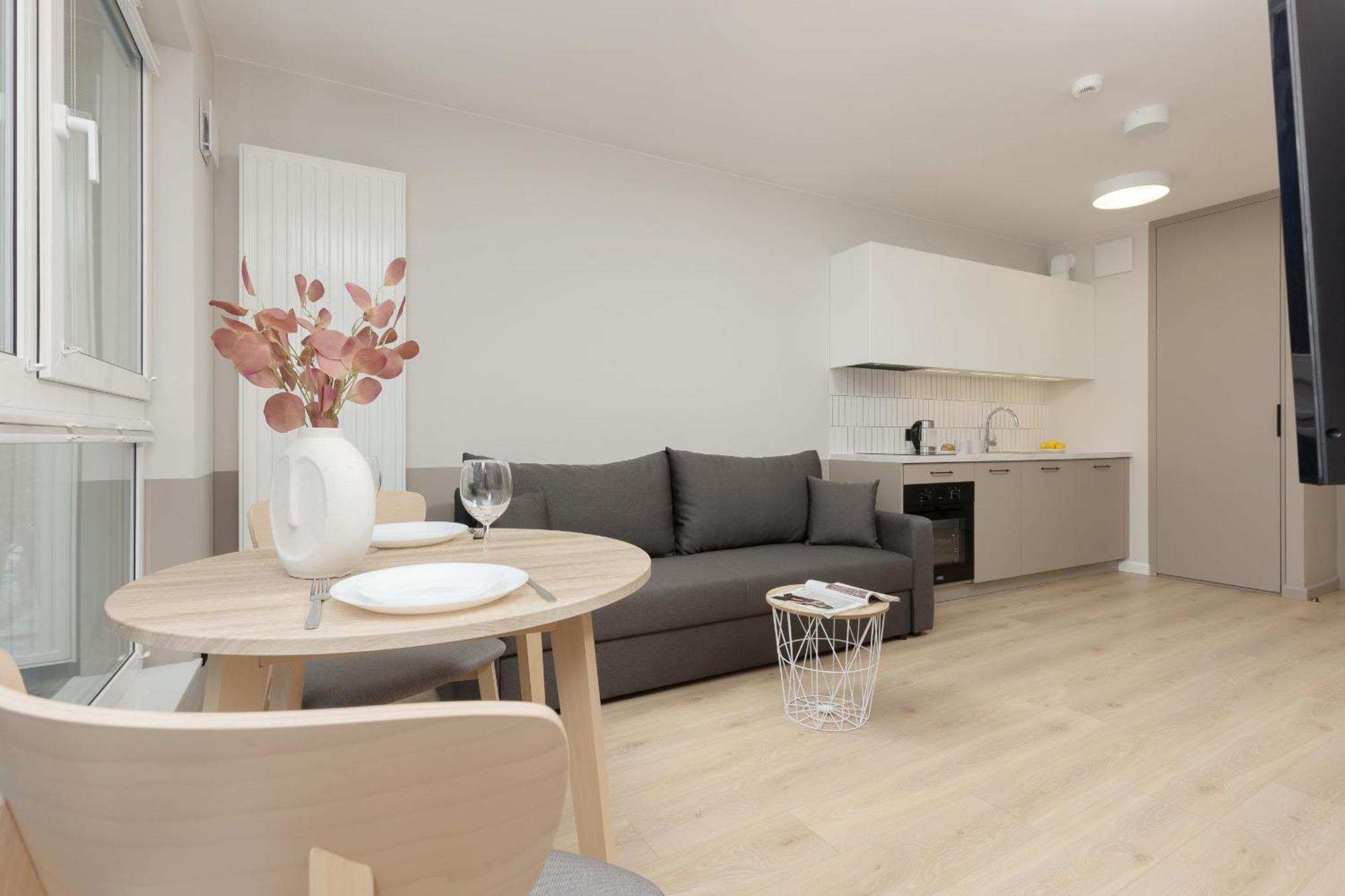 Aparthotel Mokotow Business Center By Noclegi Renters Varsavia Esterno foto
